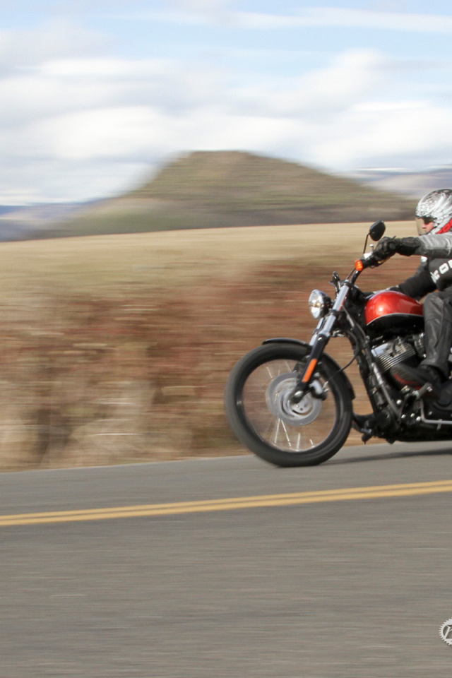 Новый надежный мотоцикл Harley-Davidson Softail Blackline