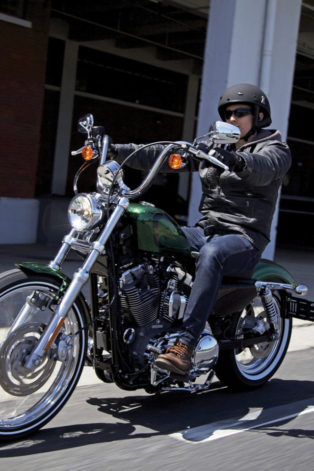 Новый надежный мотоцикл Harley-Davidson XL 1200V Sportster Seventy-Two