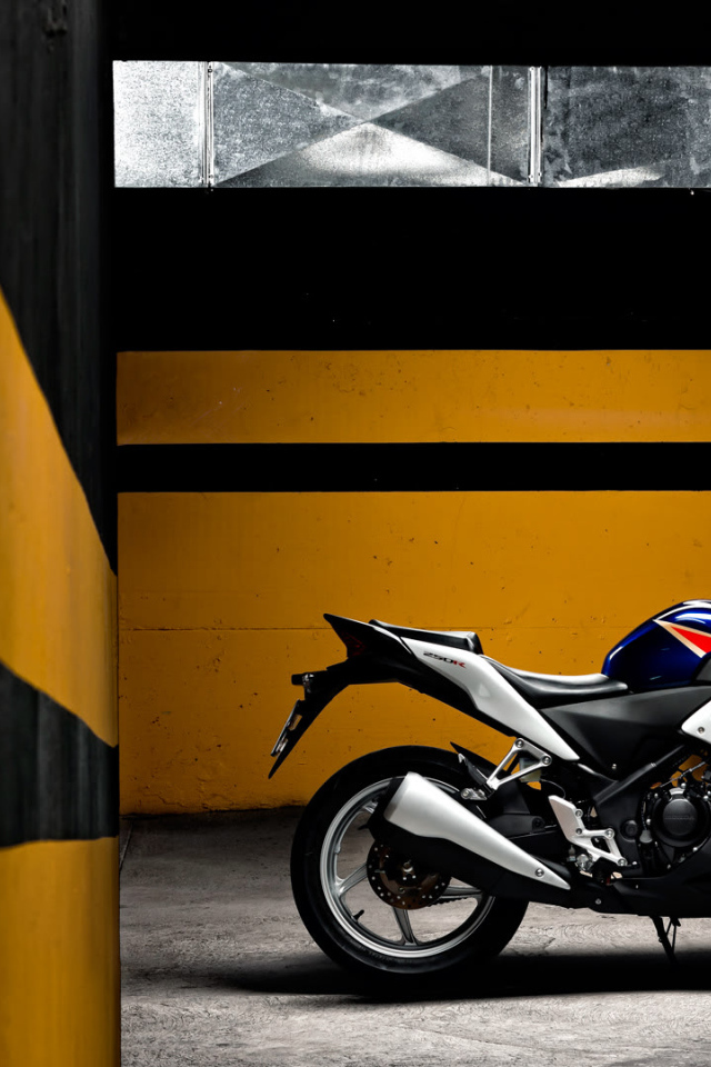 Новый надежный мотоцикл Honda CBR 250 R