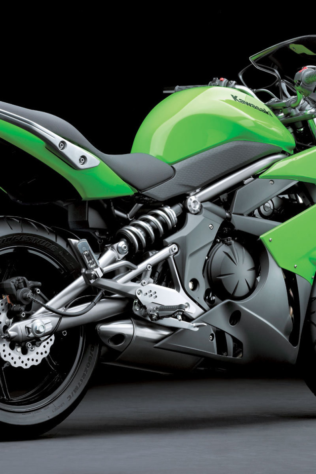 Новый надежный мотоцикл Kawasaki ER-6f