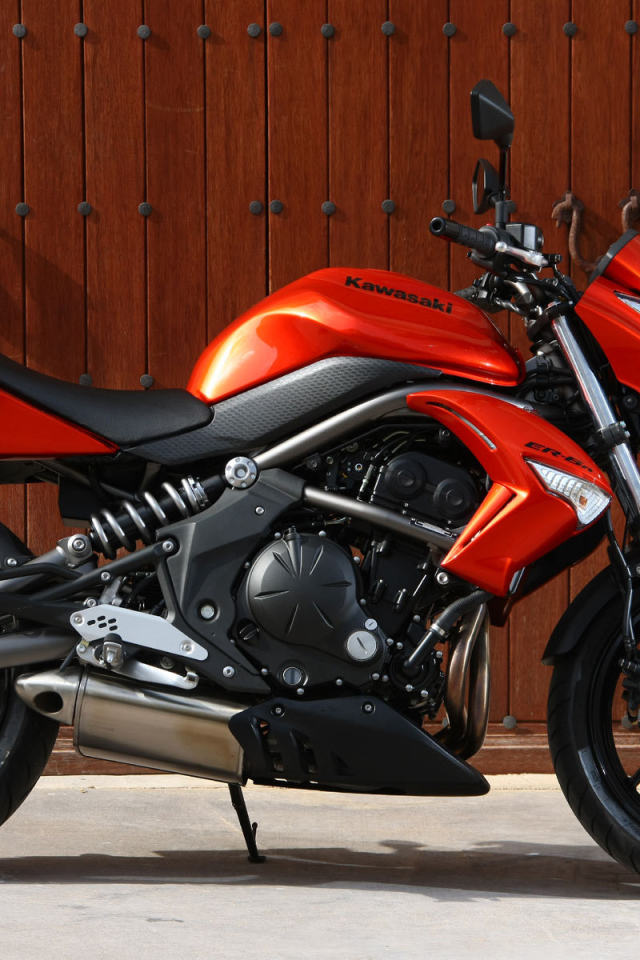 Новый надежный мотоцикл Kawasaki ER-6n