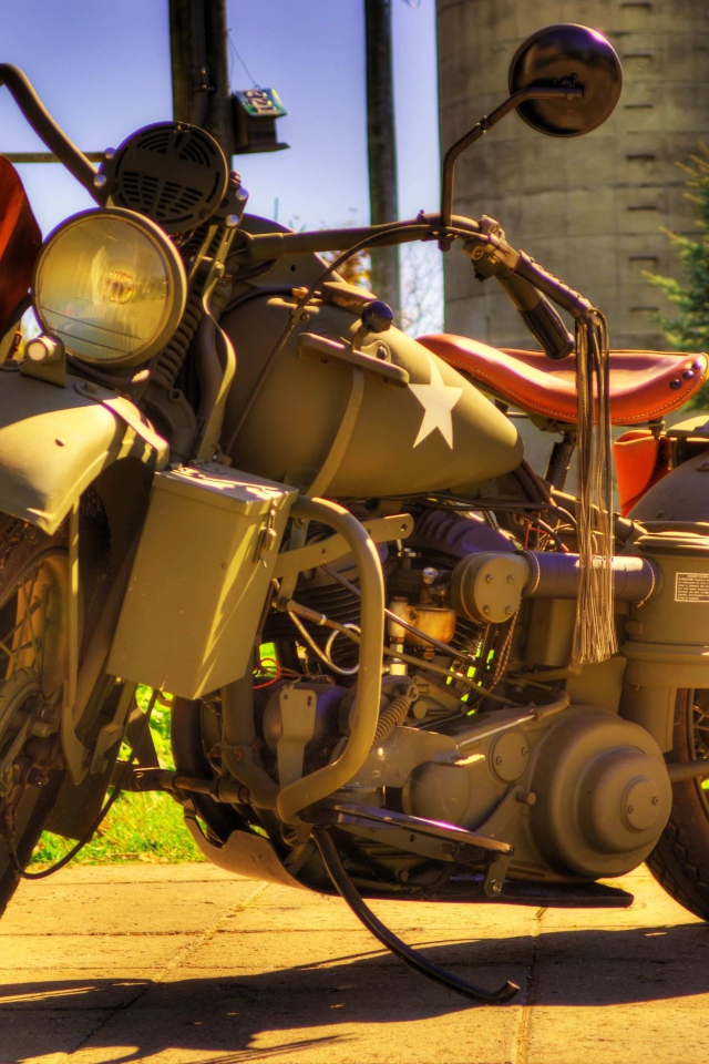 Старый армейский мотоцикл