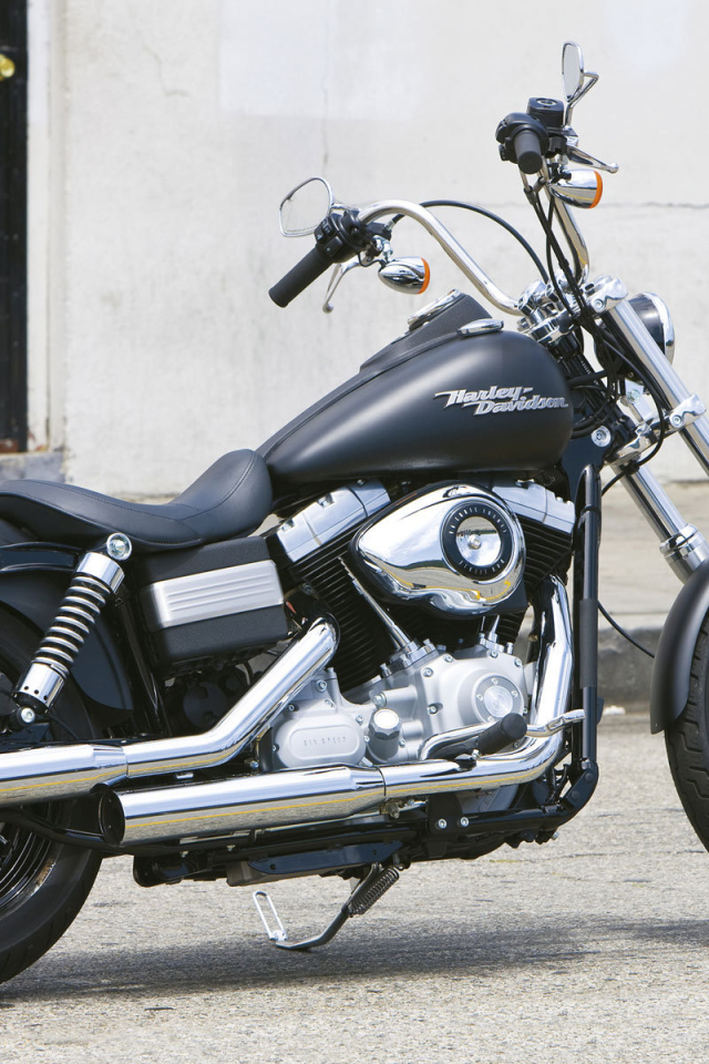 Популярный мотоцикл Harley-Davidson Dyna Street Bob