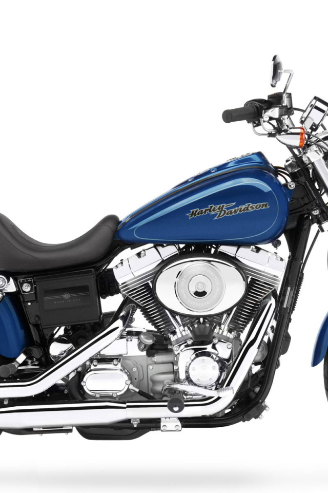 Популярный мотоцикл Harley-Davidson Dyna Super Glide Custom