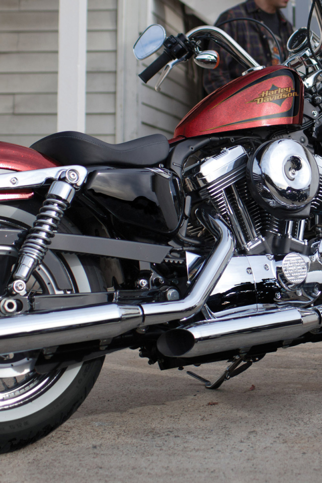 Популярный мотоцикл Harley-Davidson XL 1200V Sportster Seventy-Two