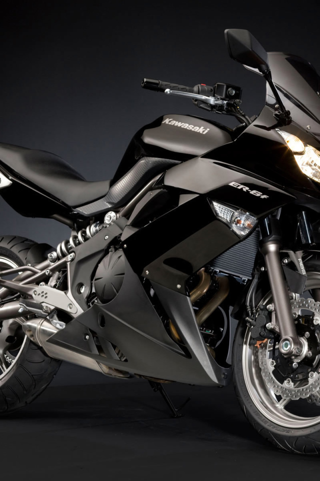 Популярный мотоцикл Kawasaki ER-6f