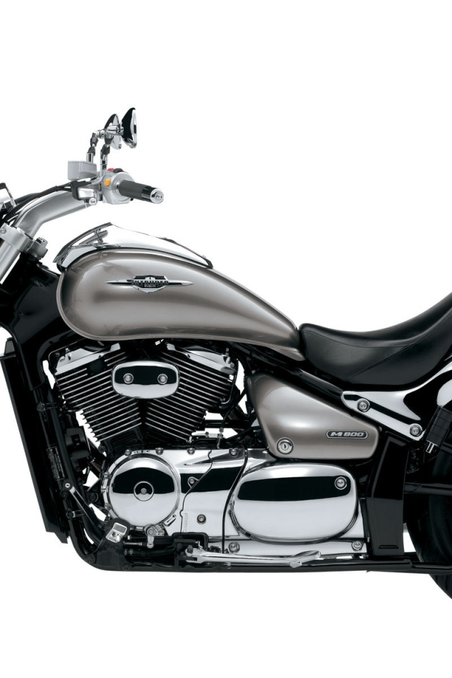 Популярный мотоцикл Suzuki  Intruder M800