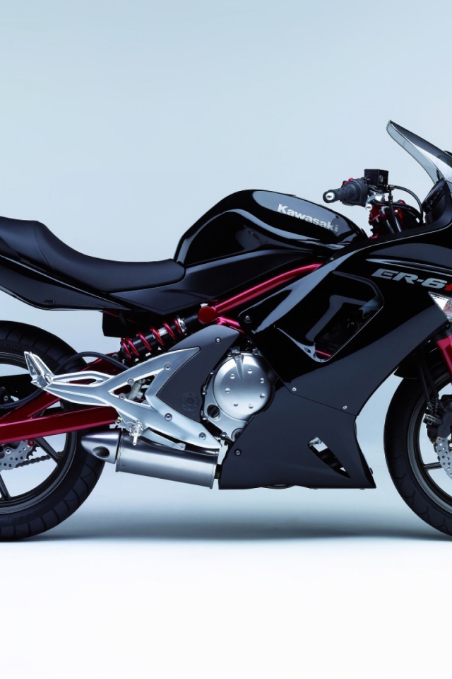 Надежный мотоцикл Kawasaki ER-6f