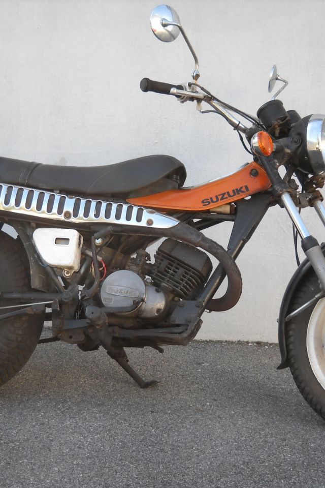 Надежный мотоцикл Suzuki RV 125