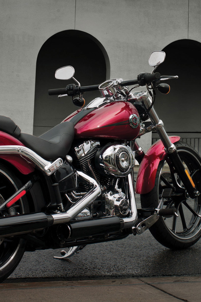 Надежный мотоцикл Harley-Davidson CVO Breakout