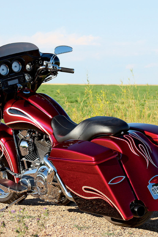 Надежный мотоцикл Harley-Davidson Street Glide