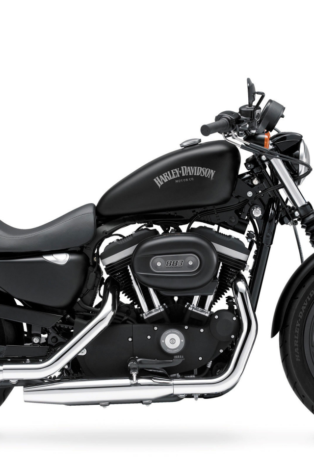 Надежный мотоцикл Harley-Davidson XL 883R Sportster Roadster