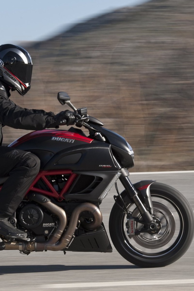 Тест-драйв мотоцикла Ducati Diavel
