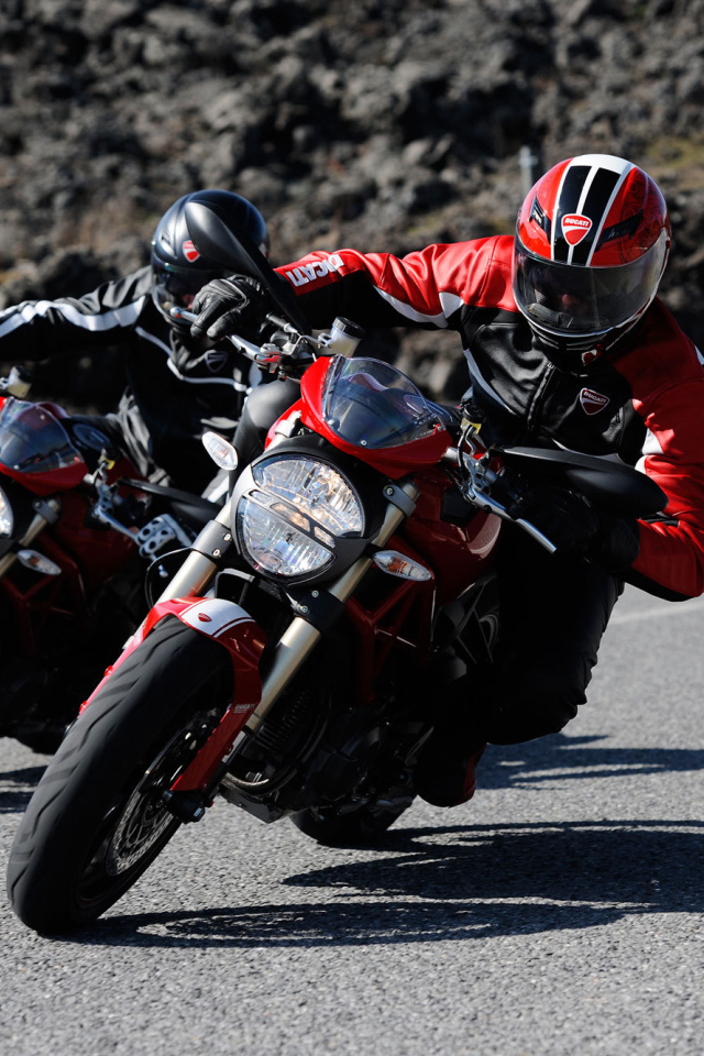 Тест-драйв мотоцикла Ducati Monster 796 Corse Stripe