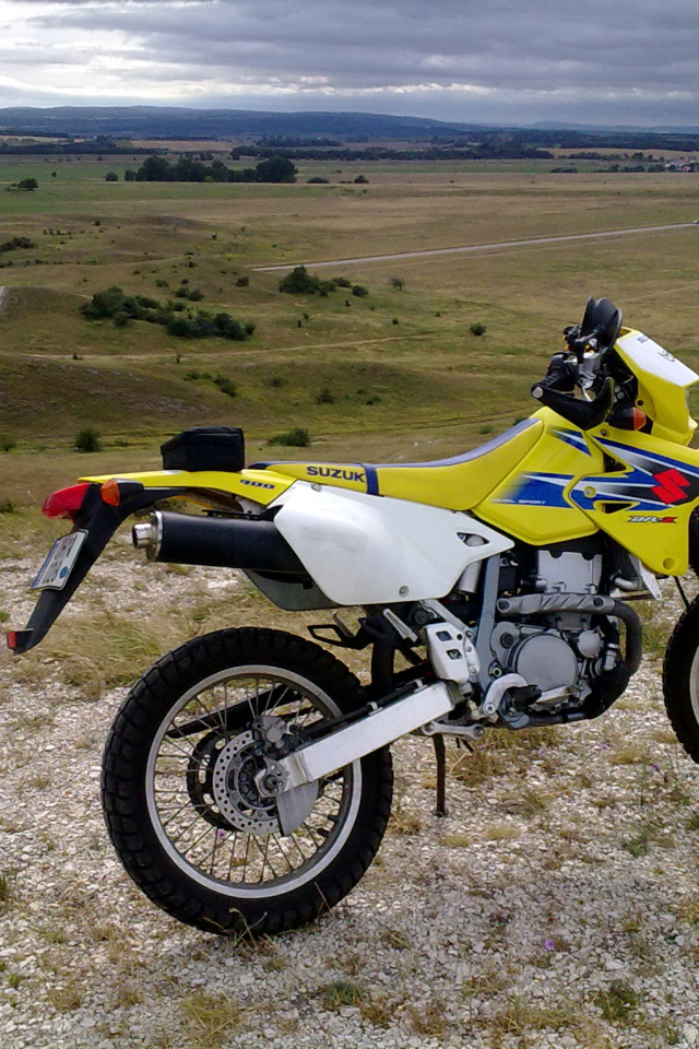 Красивый мотоцикл в москве Suzuki  DR-Z 125