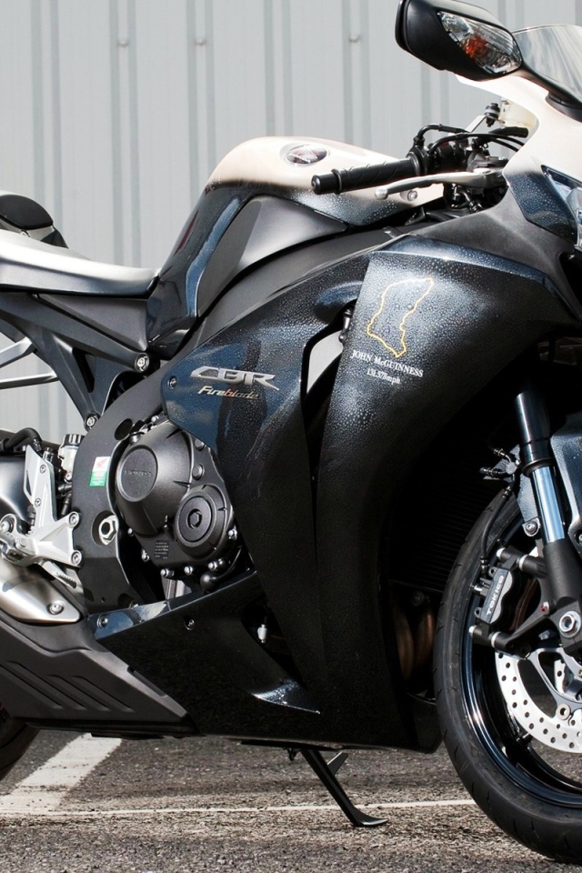 Мотоцикл Honda cbr100rr