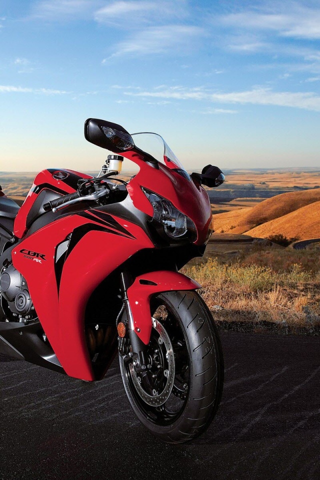 Красный Honda cbr 1000rr