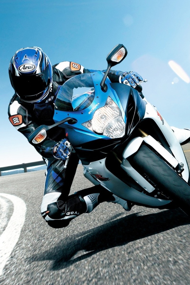 Гонщик на Suzuki