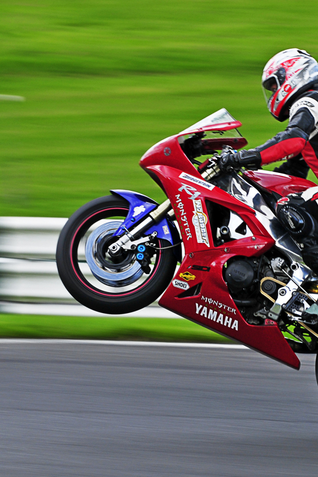 Гоночный мотоцикл Ямаха
