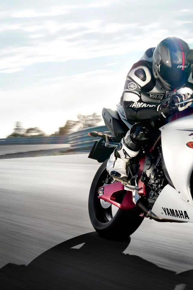 Гоночный мотоцикл Yamaha