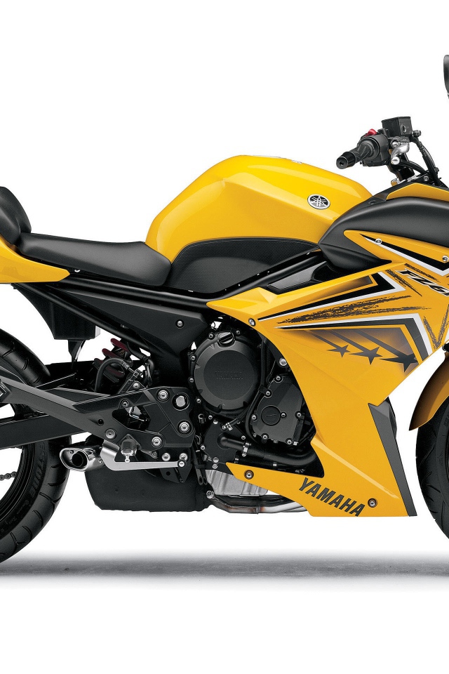 Желтый Yamaha fz6r