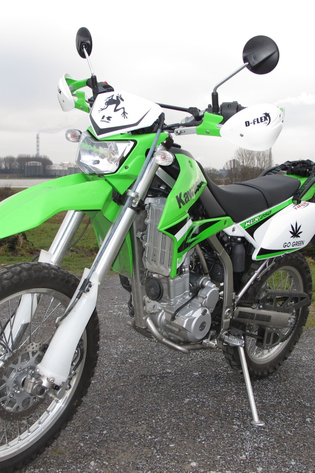 Невероятный мотоцикл Kawasaki KLX 250