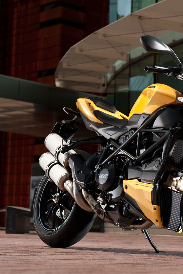 Популярный мотоцикл Ducati Streetfighter 848