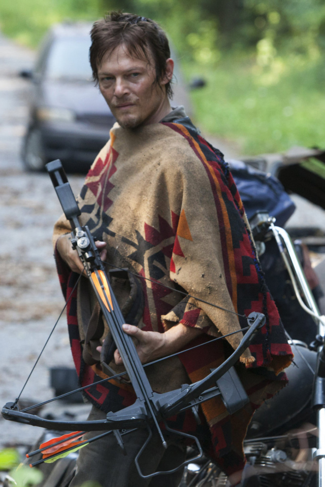 Дерил с арбалетом из Ходячих Мертвецов