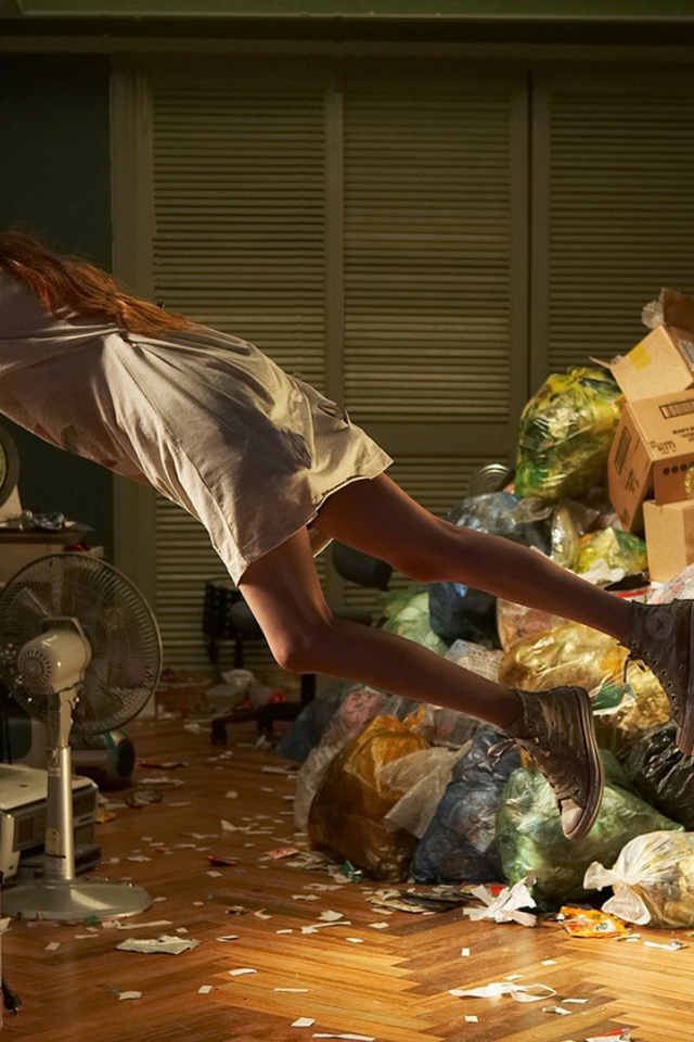 Летающая девушка