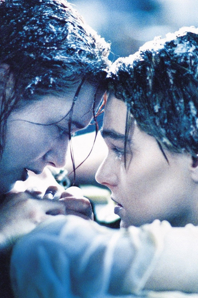 Расставание героев фильма Титаник