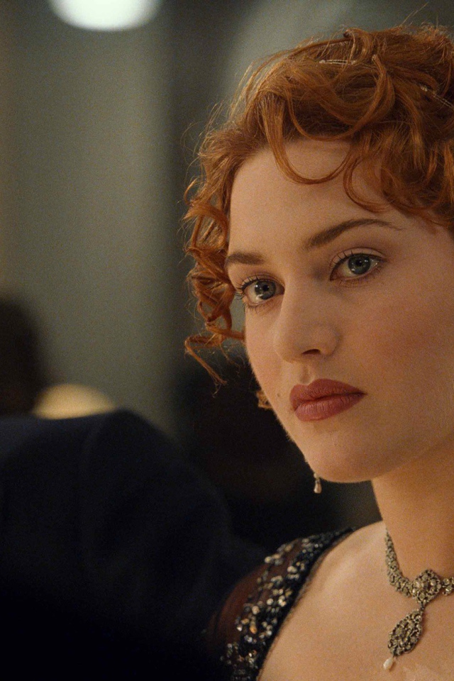 Роуз на обеде в фильме Титаник