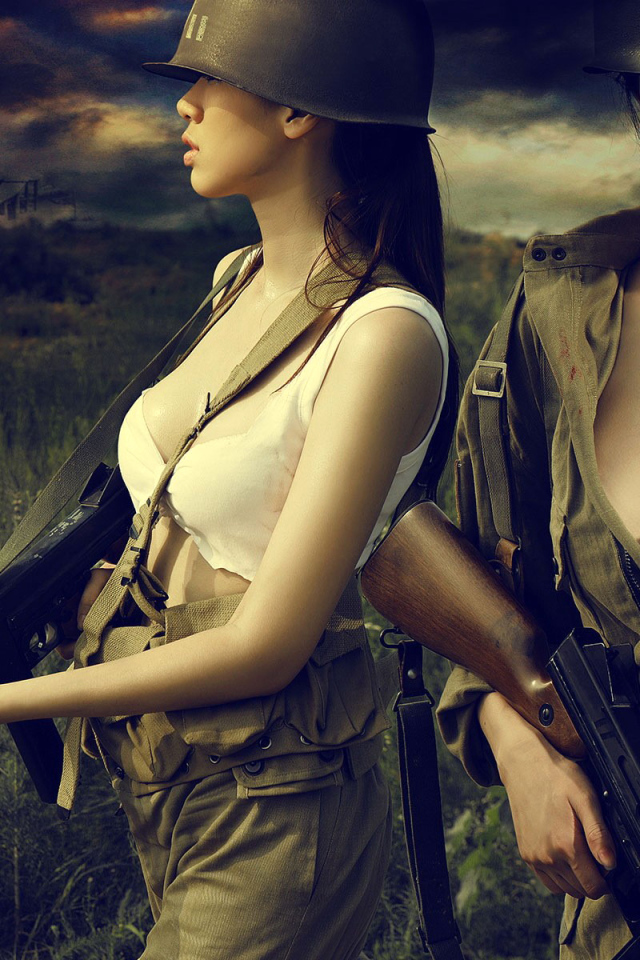 Азиатки в военной форме