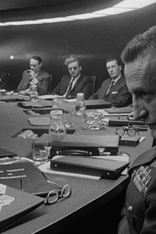 Доктор Стрейнджлав, или Как я перестал бояться и полюбил бомбу