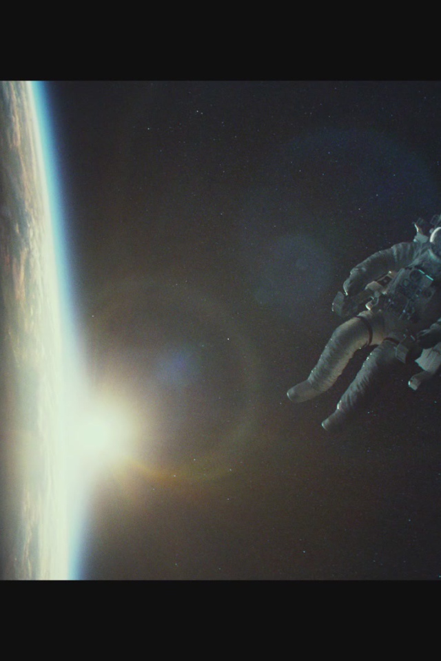 Отличный фильм Гравитация