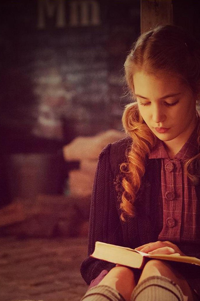 Отличный кинофильм Воровка книг