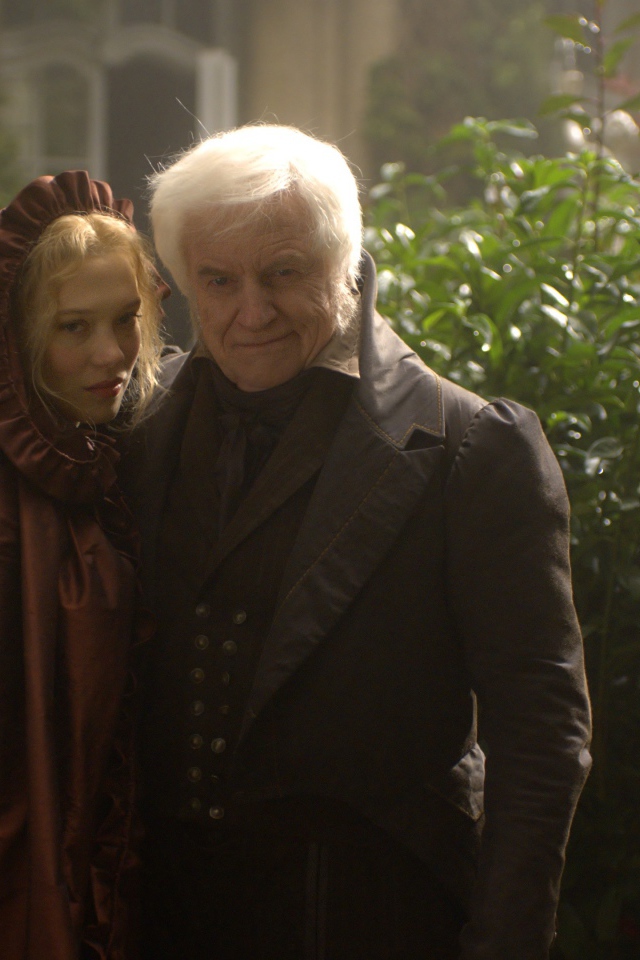 Интересный кинофильм Красавица и чудовище 2014