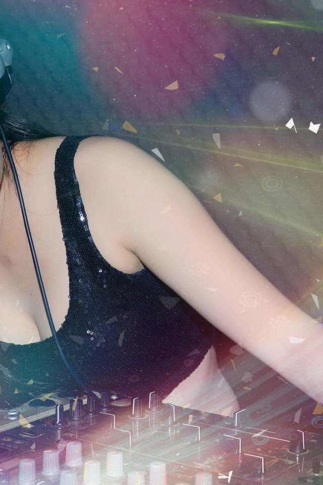 Ди джей девушка