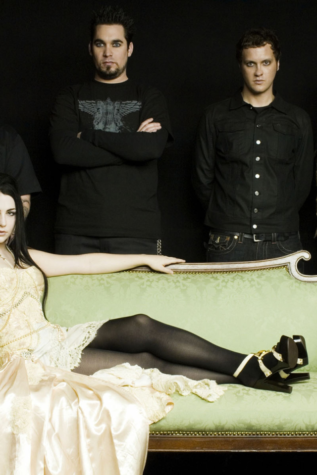 Evanescence на диване