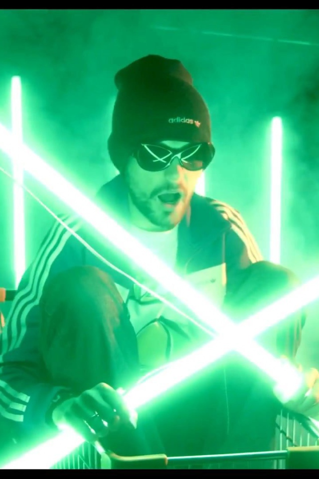 Noize MC с световыми мечами