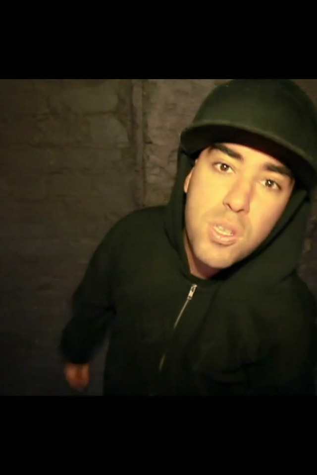 SLIM в своем новом клипе