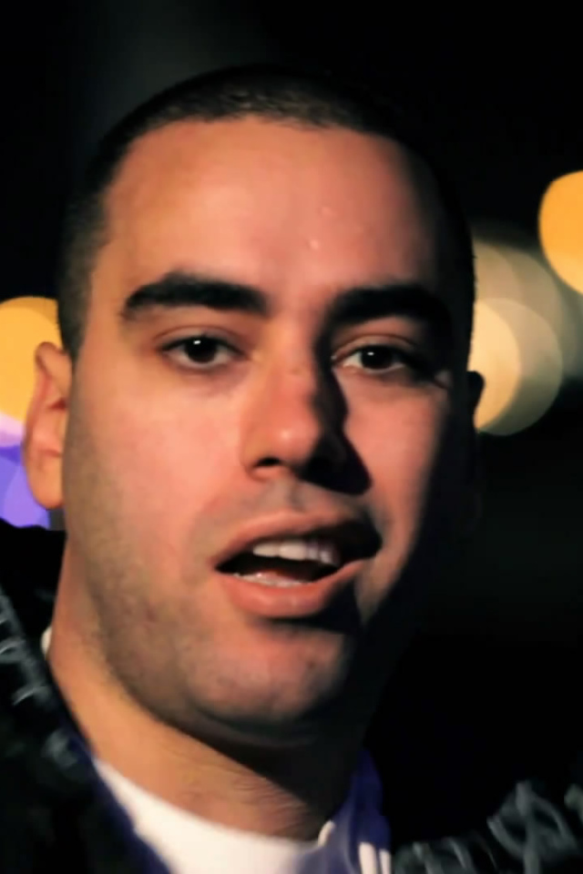 SLIM на улице ночью