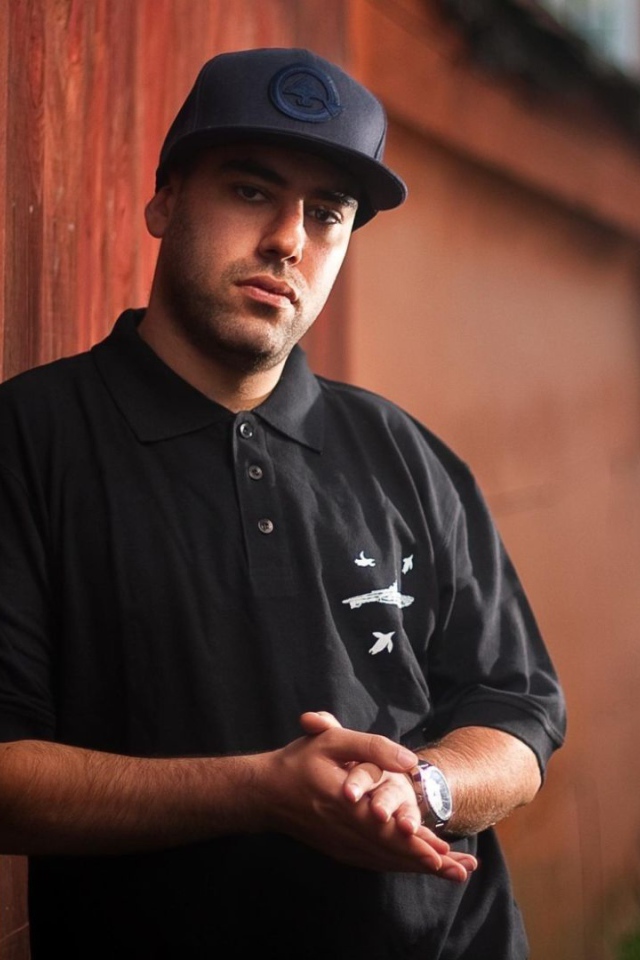 SLIM во дворе