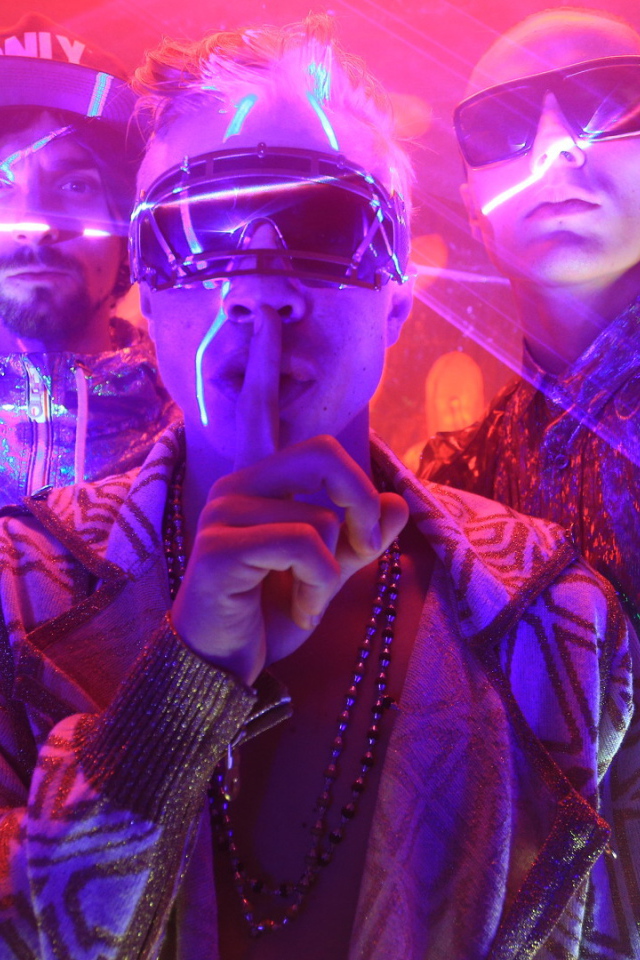 Сценический наряд группы Quest Pistols