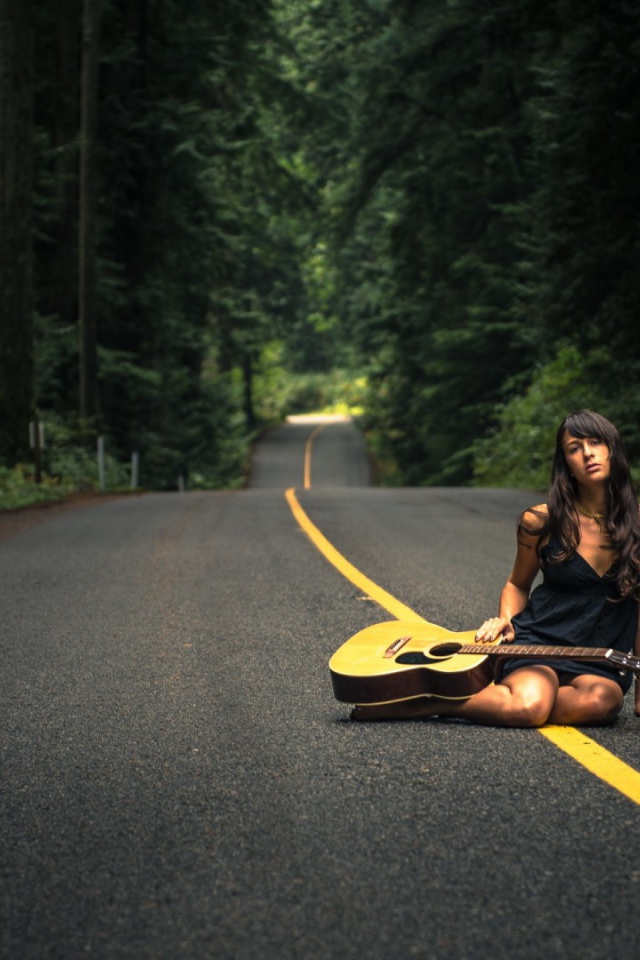 Жёлтая разделительная полоса