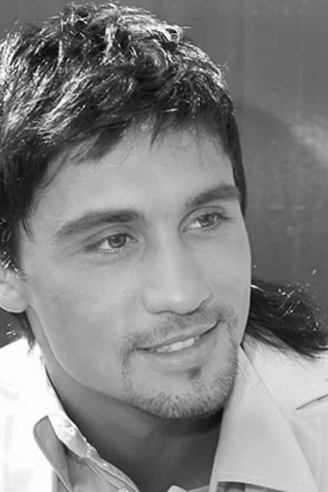 Дима Билан в черно-белой фотосессии