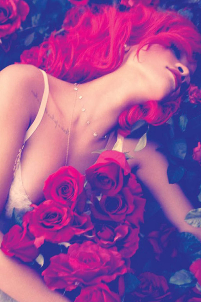 	   Singer Rihanna in roses