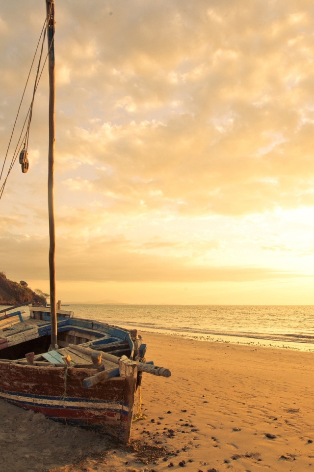 Красивое фото золотого пляжа