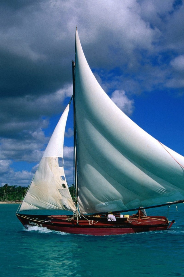 Корабль у берега в Доминиканской республике