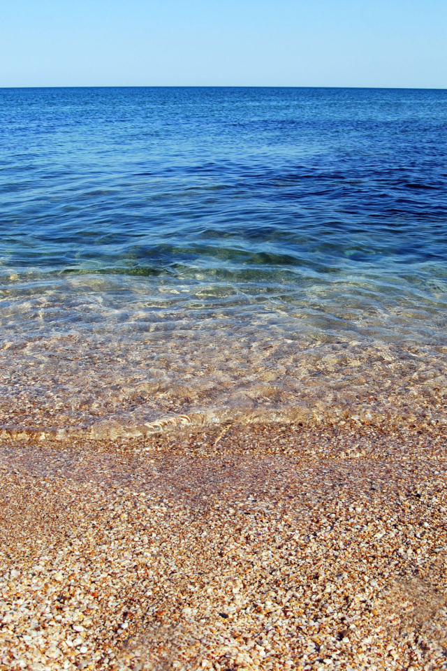 Золотой пляж в Ялте