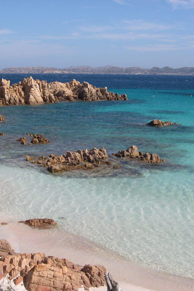 Розовый пляж на Сардинии